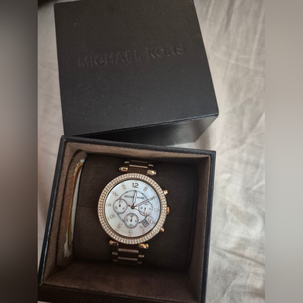 Michael Kors Parker Gold toned Mother of Pearl Watch